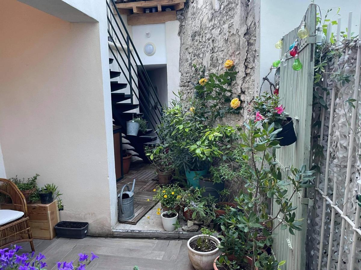 Appartement Au Centre De La Venise Provencale LʼIsle-sur-la-Sorgue Esterno foto